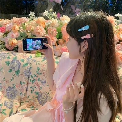 抬头看看夜晚的星星